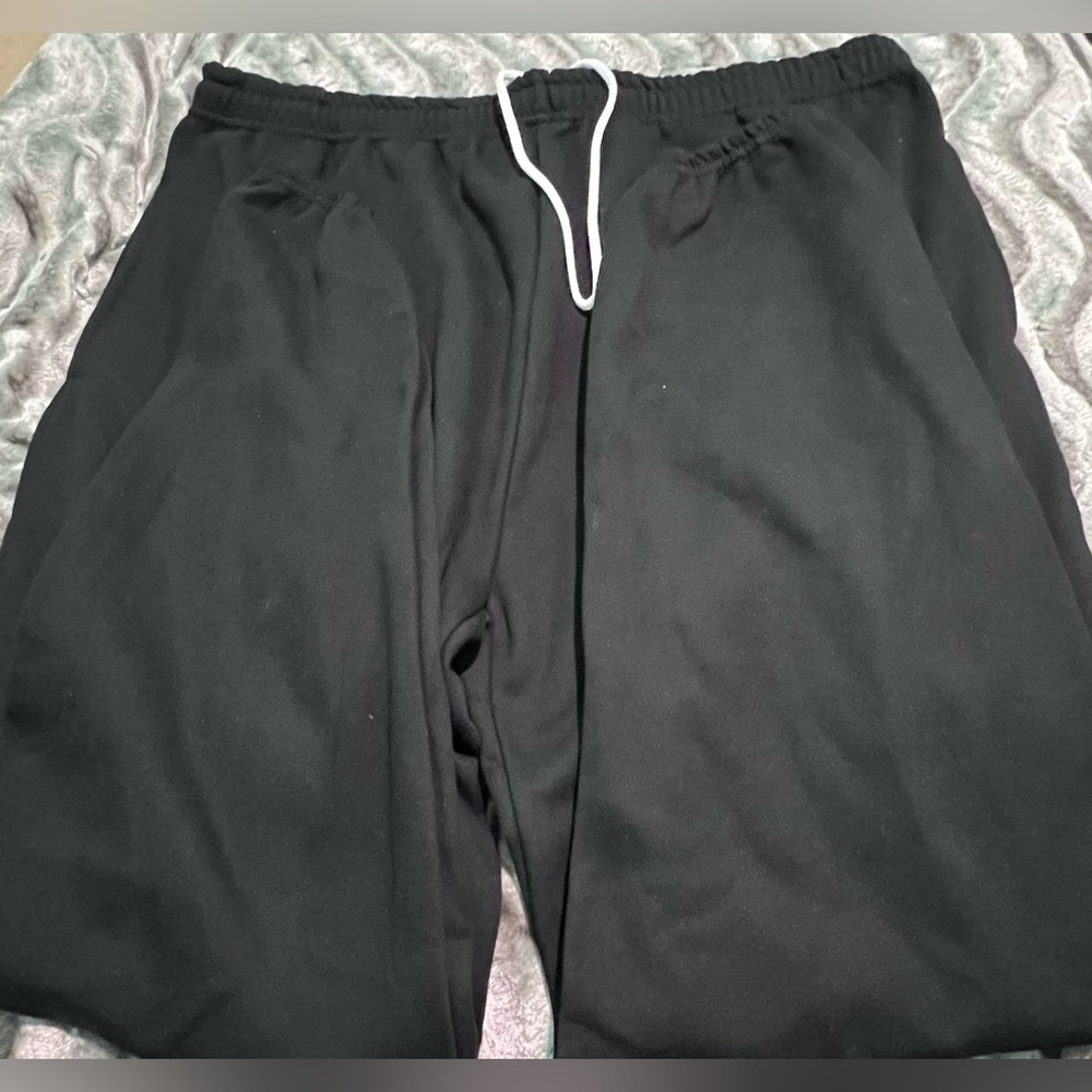 Joggers with pockets and string